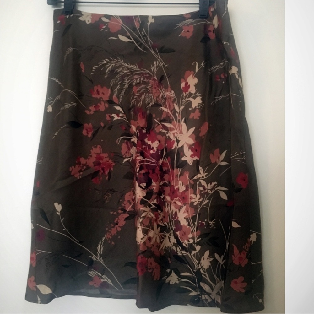Loft Floral Skirt - Size 8 Petite